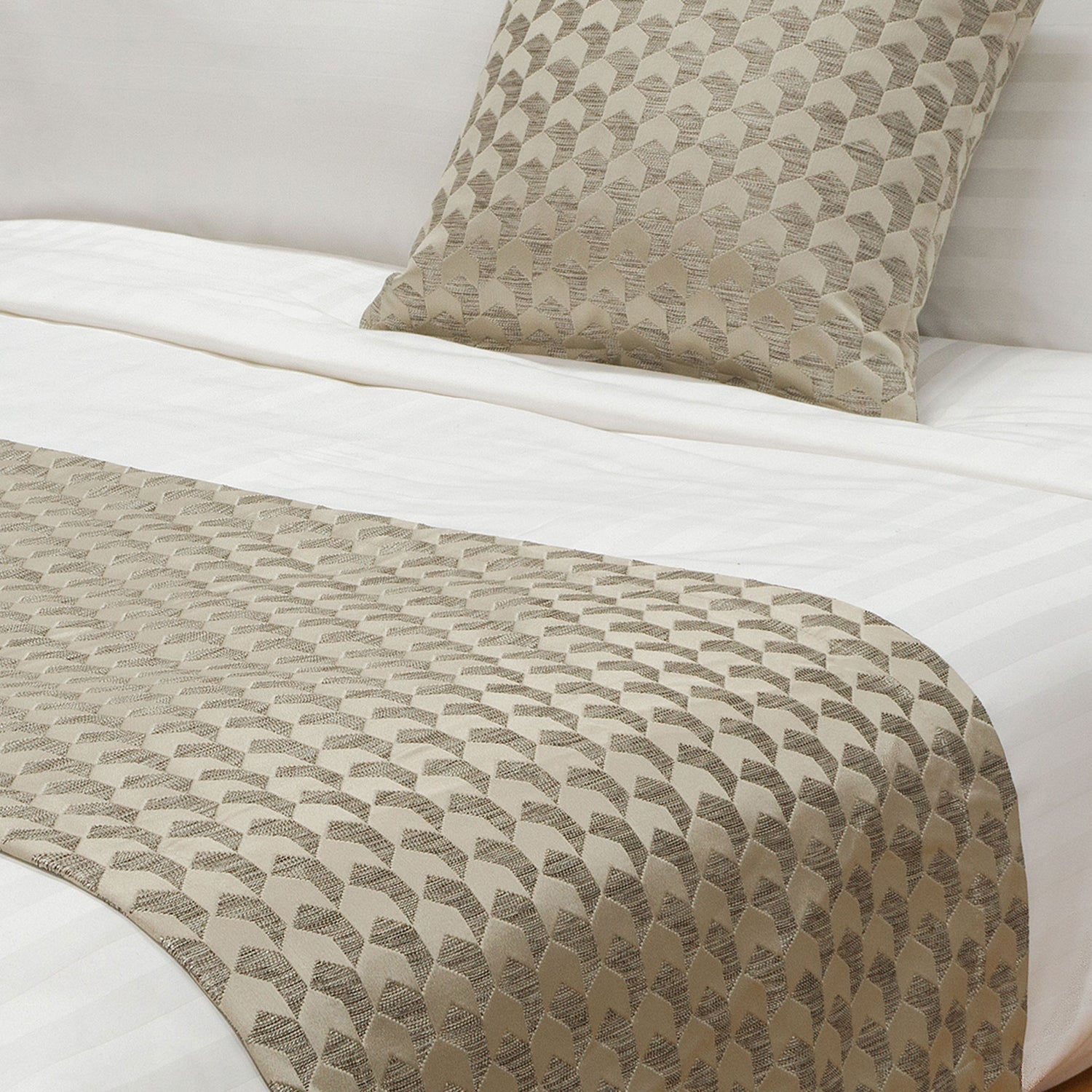 Regency Jacquard Bed Runner